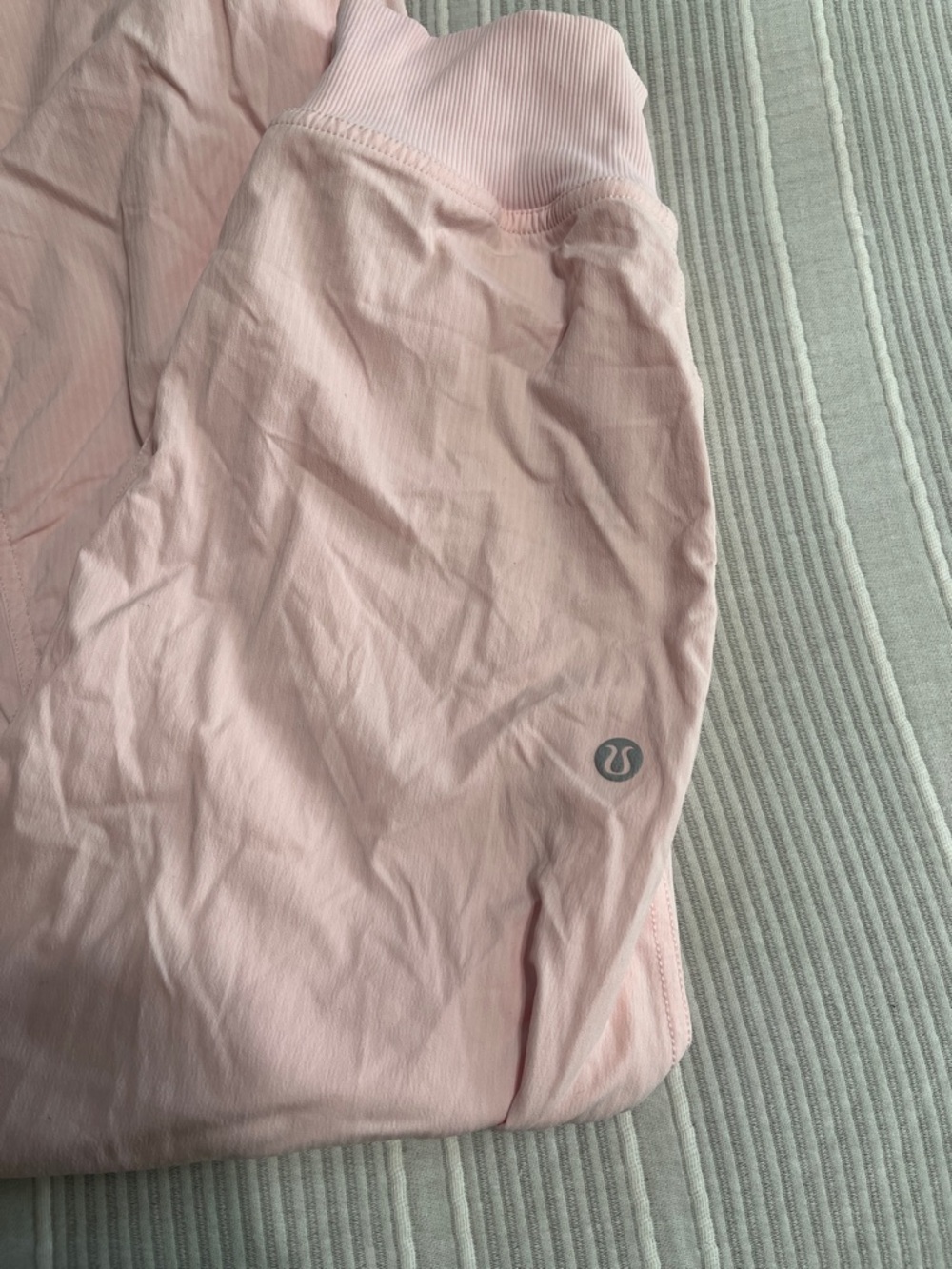 lululemon pink lightweight jogger pants - Picture 2 of 3